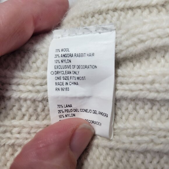 White Wool Angora Blend Knit Scarf With Pink & Iridescent Sequins - Picture 4 of 4